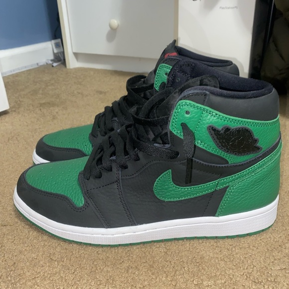 Pine green Jordan 1's size 9.5 men - Picture 2 of 6
